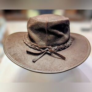 Authentic Aussie Leather Bush Hat
Squashy Buffalo Men sizing Large
